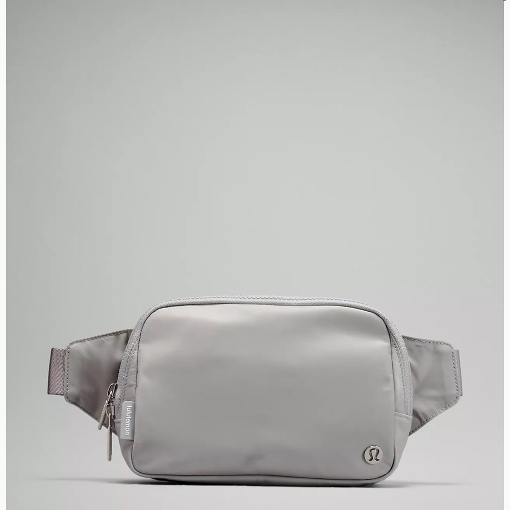 Lululemon silver everywhere belt bag large